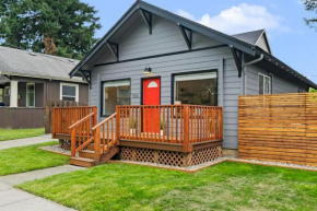 Cheerful 2-bedroom Home Near UP and St. Johns